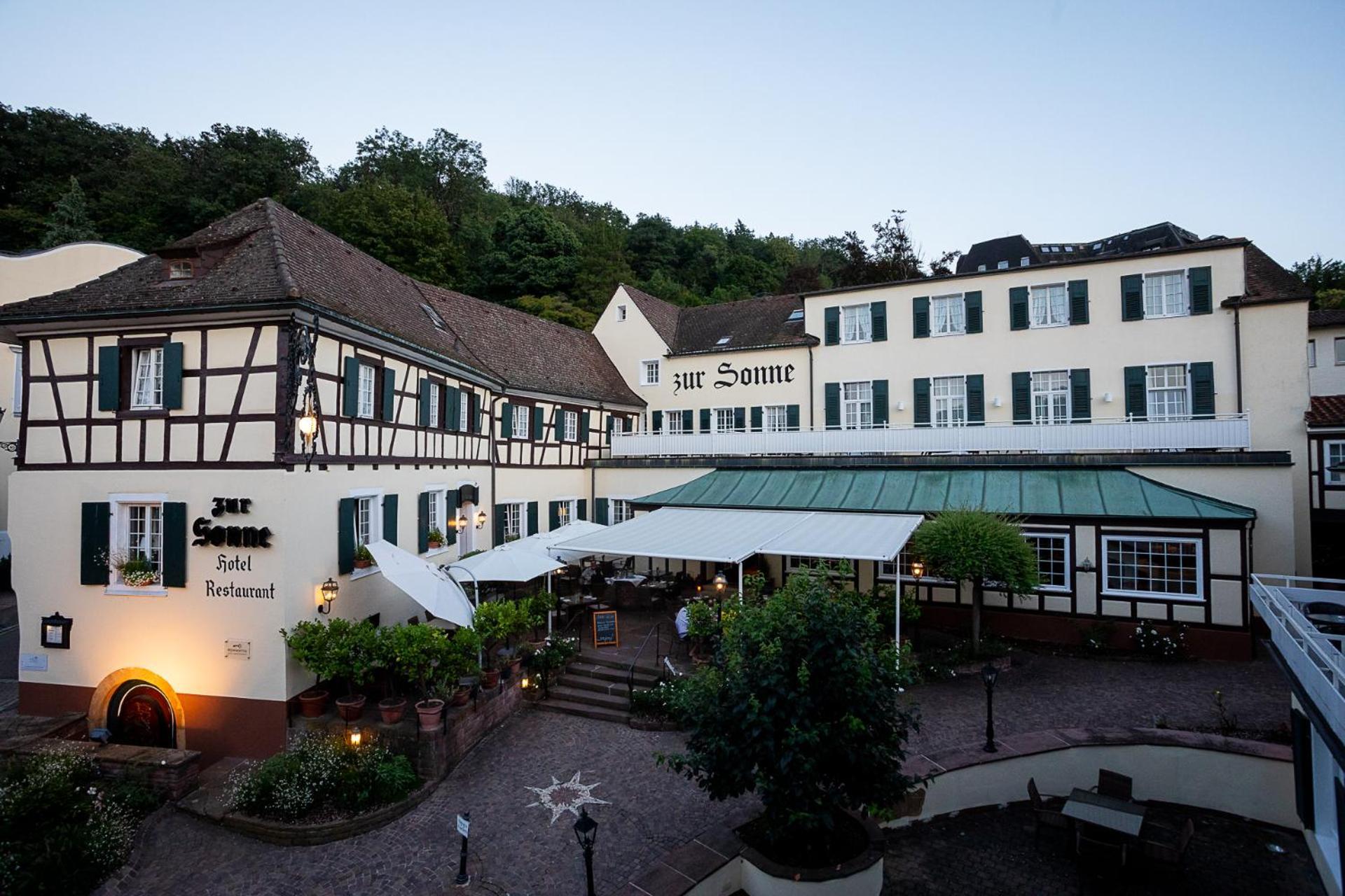 Romantik Hotel Zur Sonne Badenweiler Exterior foto